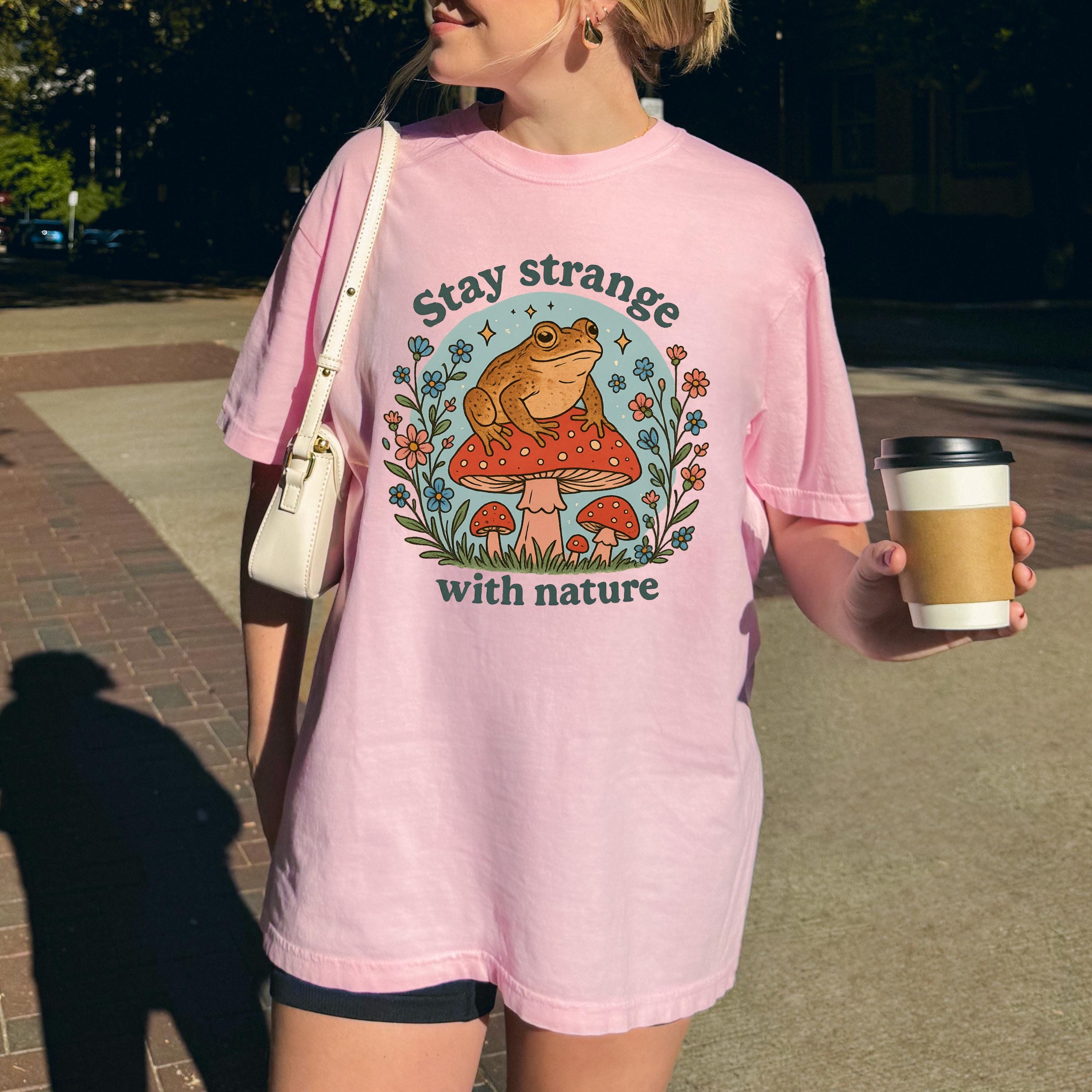 Cottagecore Frog T-Shirt: Weirdcore Graphic Tee,