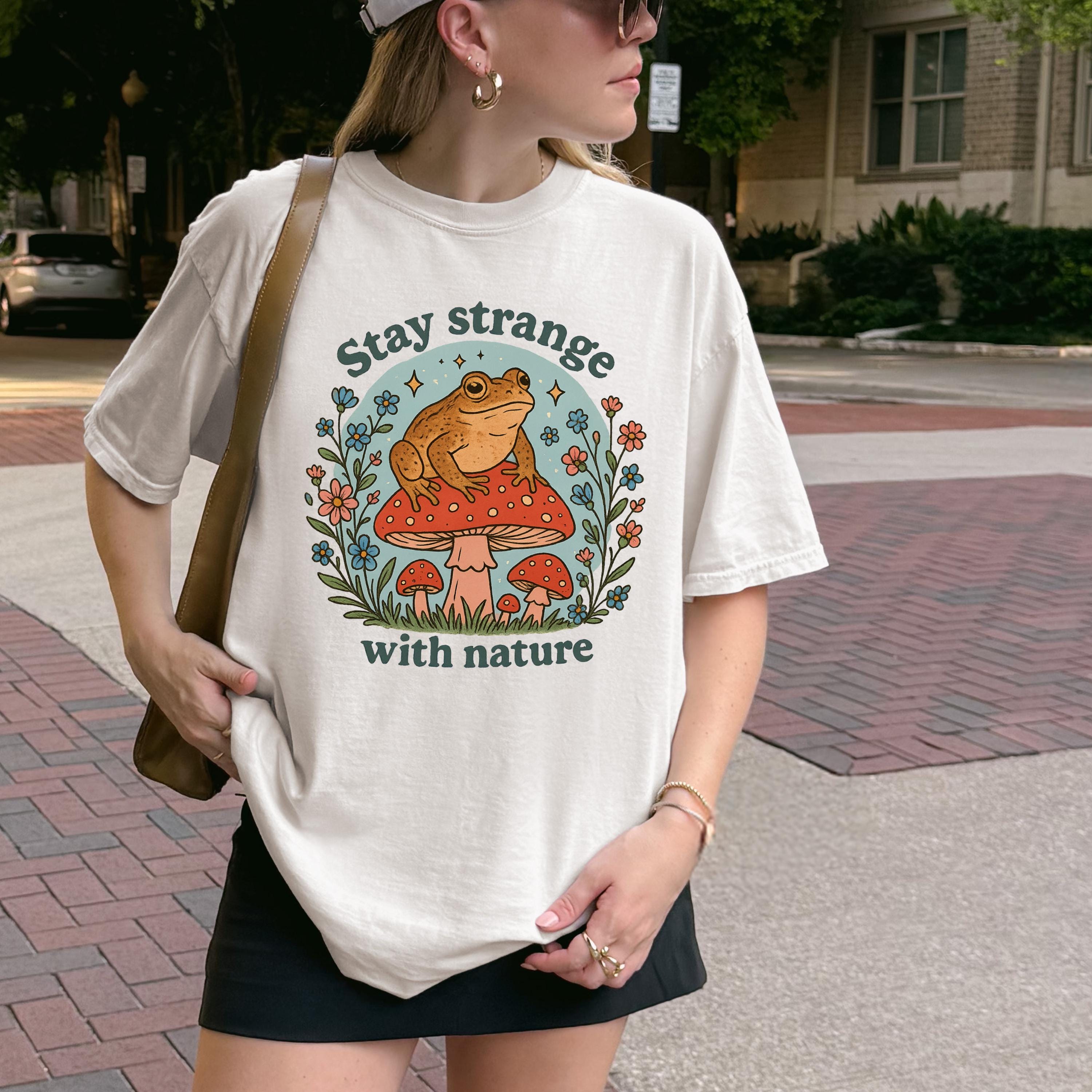 Cottagecore Frog T-Shirt: Weirdcore Graphic Tee,