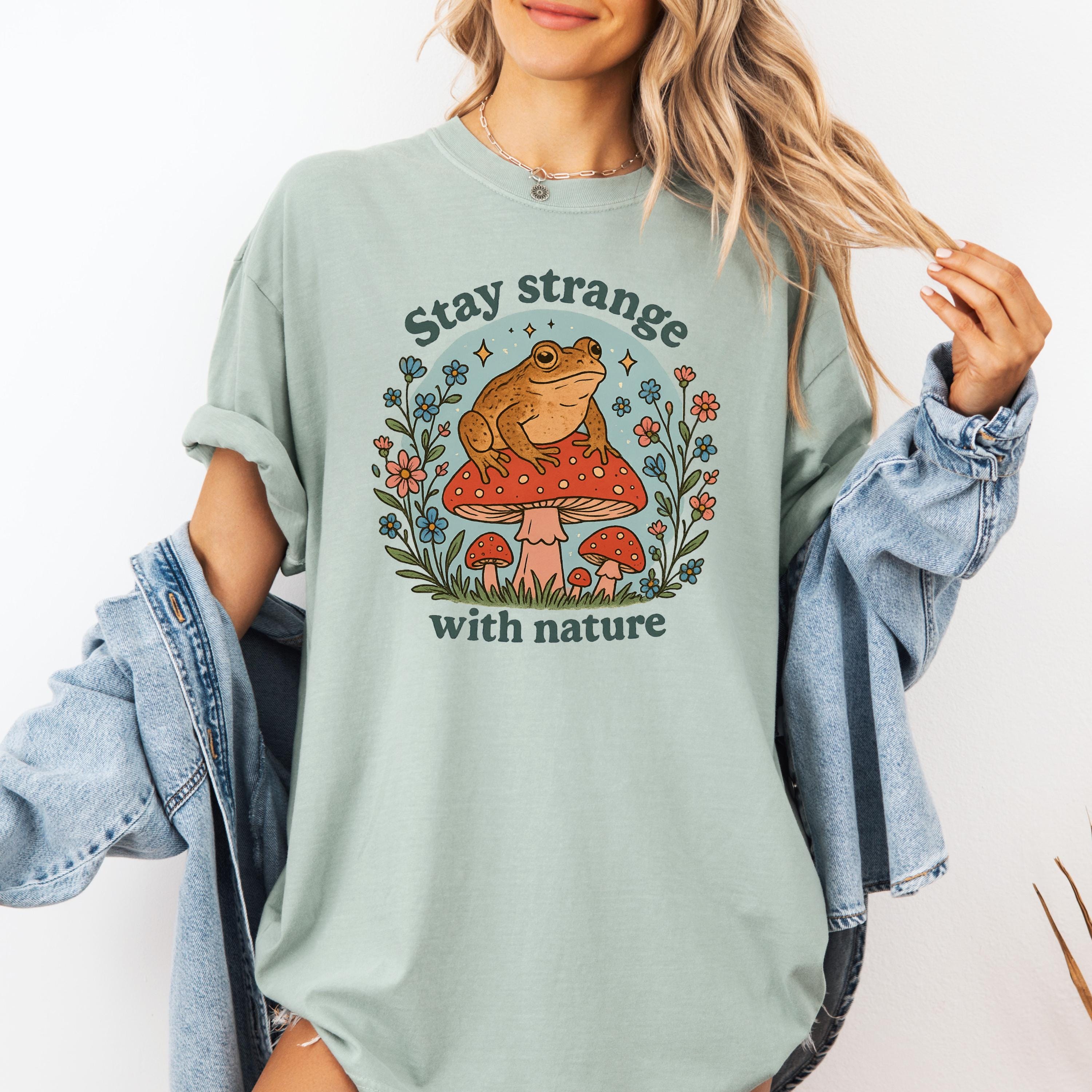 Cottagecore Frog T-Shirt: Weirdcore Graphic Tee,