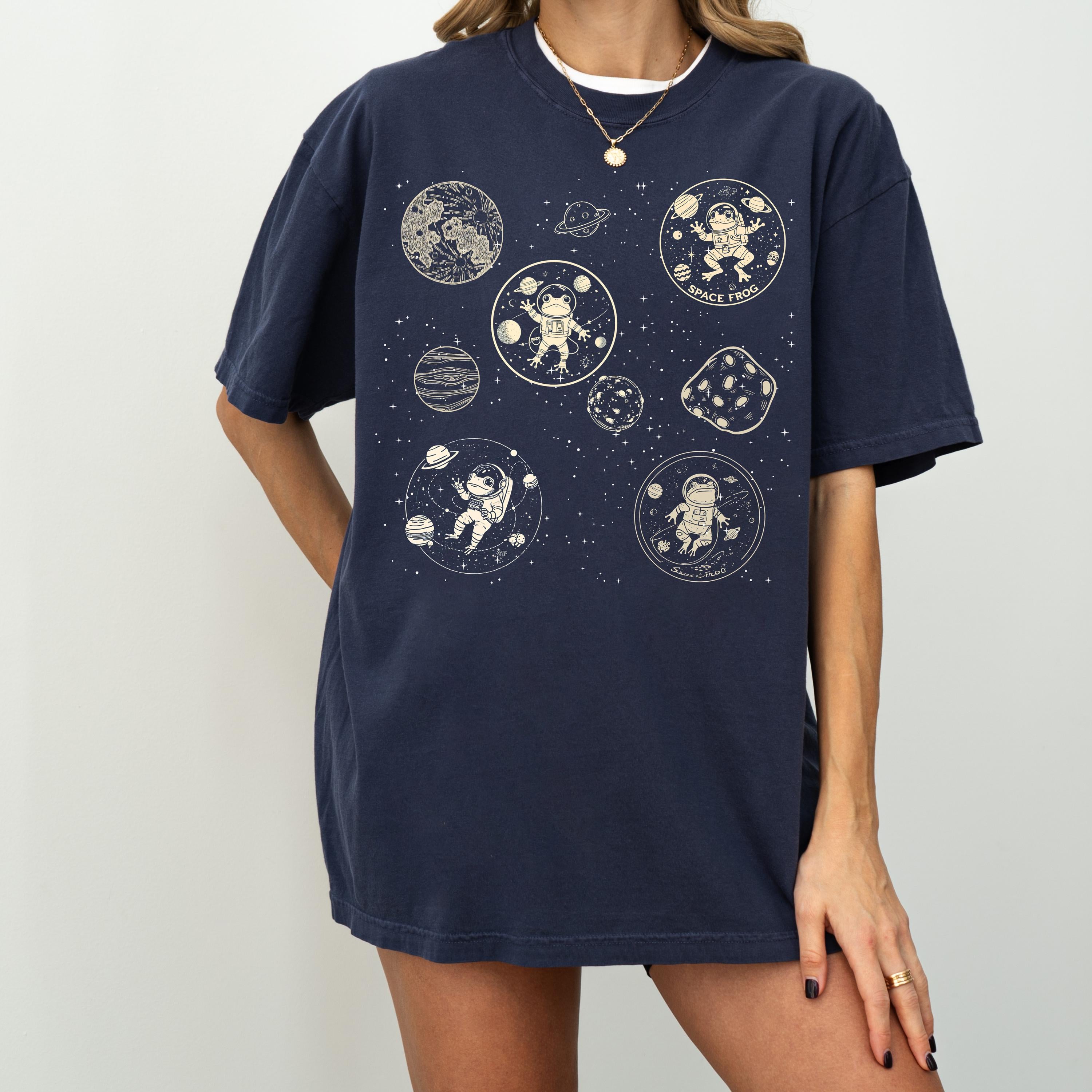 Vintage Funny | Dancing Space Frog & Mushrooms | Frog Lover Gift Tee