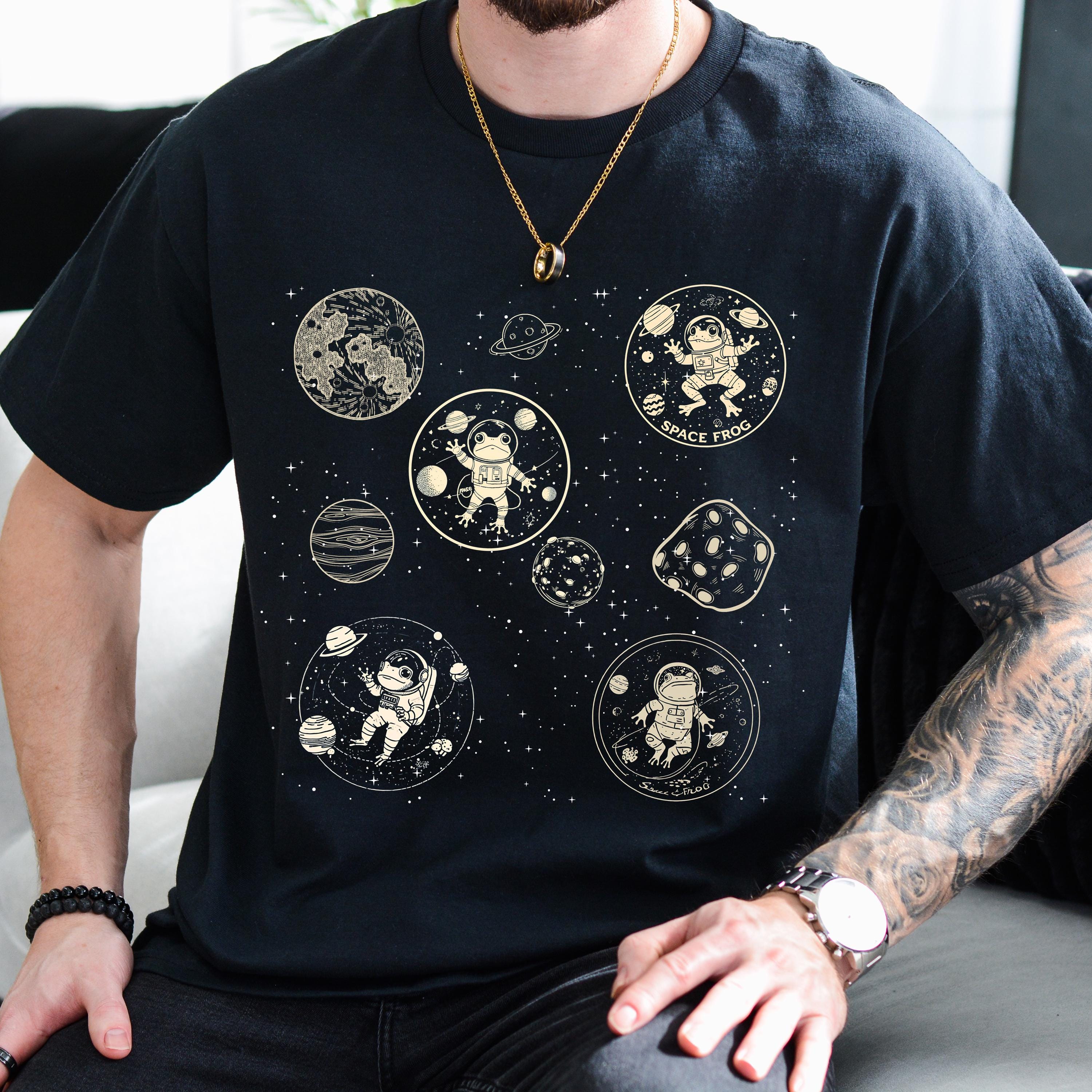 Vintage Funny | Dancing Space Frog & Mushrooms | Frog Lover Gift Tee