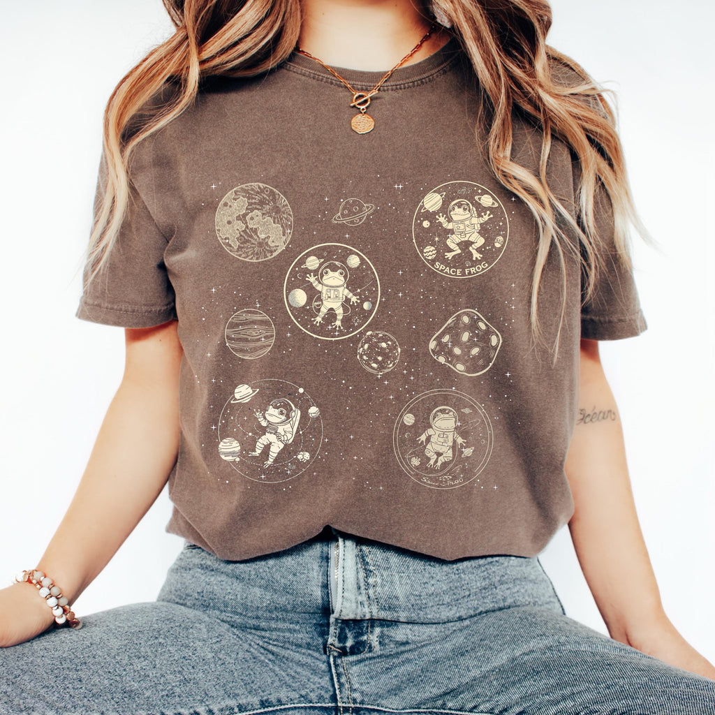 Vintage Funny | Dancing Space Frog & Mushrooms | Frog Lover Gift Tee