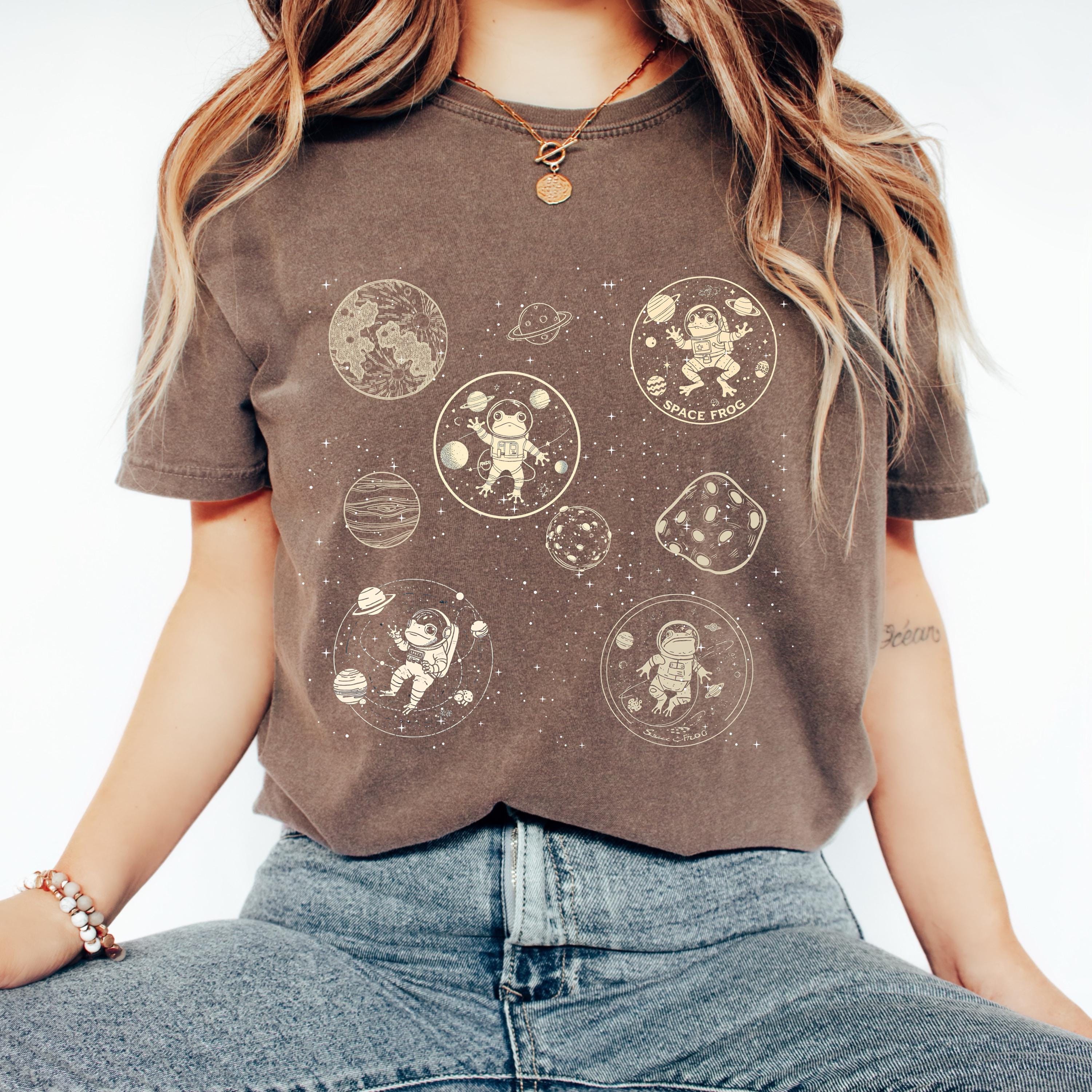 Vintage Funny | Dancing Space Frog & Mushrooms | Frog Lover Gift Tee