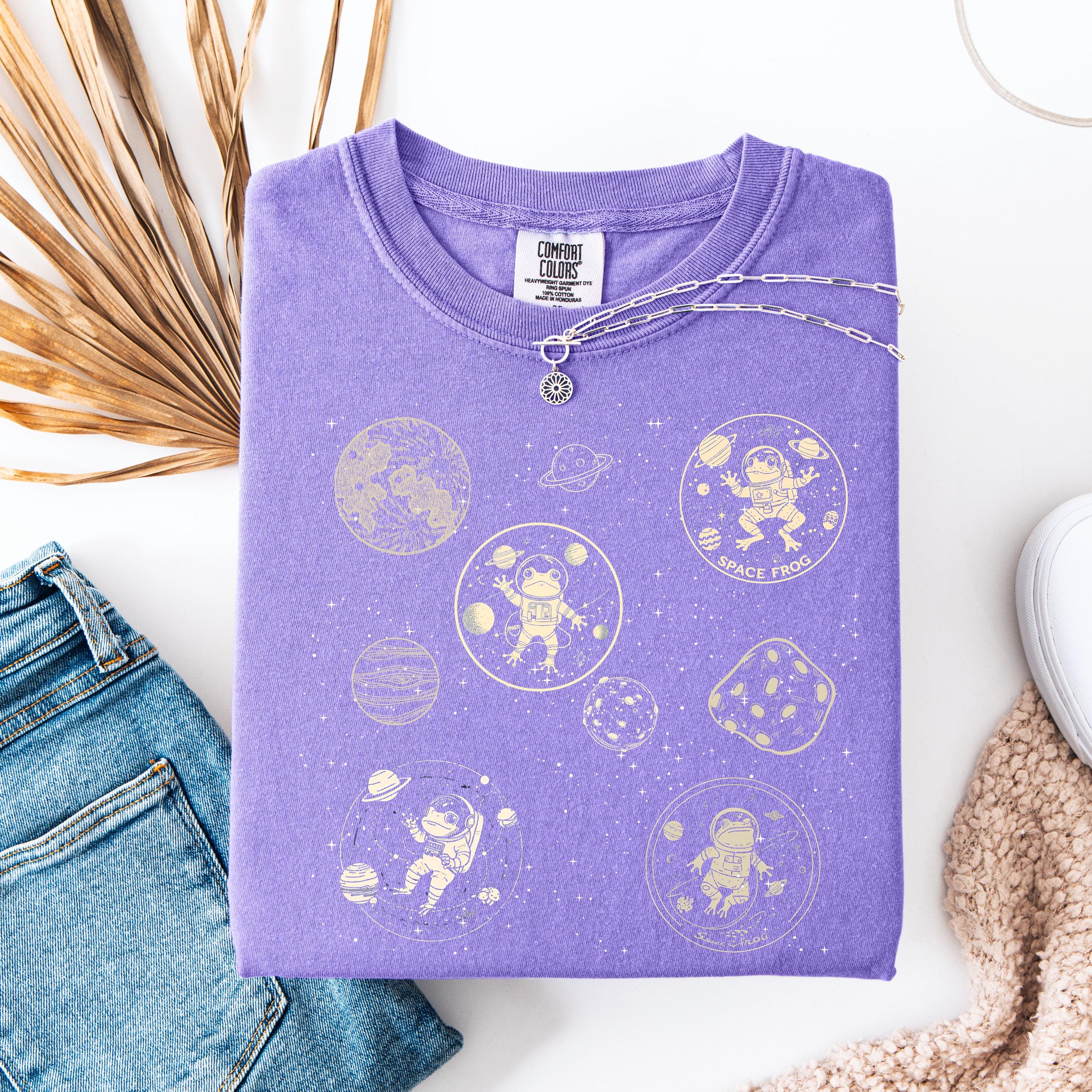 Vintage Funny | Dancing Space Frog & Mushrooms | Frog Lover Gift Tee